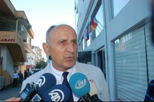 CHP'li &Ccedil;i&ccedil;ek: "5 bin başvuru var"