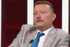 'İkinci kalkışma &ccedil;ok yakında' diyen Atilla Uğur: 3 subay 48 ile ulaştılar