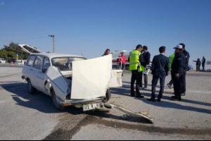 TIR, otomobile &ccedil;arptı: 1 &ouml;l&uuml;