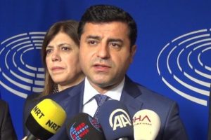 Demirtaş ve Y&uuml;ksekdağ'dan Kolombiya'daki barış anlaşmasına kutlama mektubu