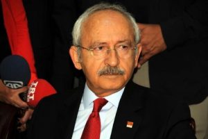 Kılı&ccedil;daroğlu, Turhal Şeker Fabrikası'nda iş&ccedil;ilerle yemek yedi