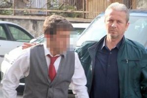 Kadın yolcunun telefonunu &ccedil;alan muavin g&ouml;zaltında