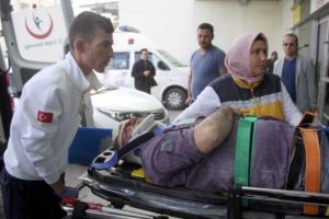 İnşaatta merdiven boşluğuna d&uuml;şen iş&ccedil;i yaralandı