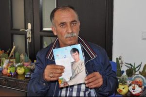 Ka&ccedil;ırılan uzman &ccedil;avuşun babası yetkililerden yardım istedi
