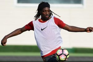 Galatasaray'da Cavanda, &ccedil;alışkanlığıyla dikkat &ccedil;ekiyor
