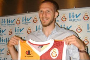 Sinan G&uuml;ler korku saldı