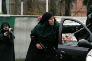 İran'da kadın &ccedil;evik kuvvet birimi kuruldu
