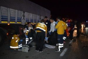 Kocaeli'de feci kaza: 3 &ouml;l&uuml;, 2 yaralı