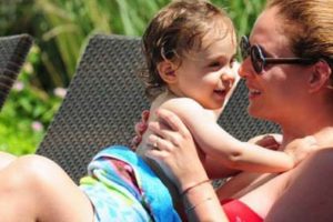 Ceyda D&uuml;venci kızına ev aldı