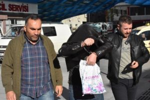 Konya'da FET&Ouml;'den 13 infaz koruma memuruna g&ouml;zaltı