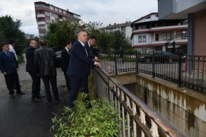 DSİ Genel M&uuml;d&uuml;r&uuml; felaket b&ouml;lgesinde
