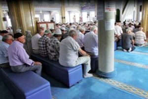 Diyanet İşleri Başkanlığı: Sandalyede namaz olmaz