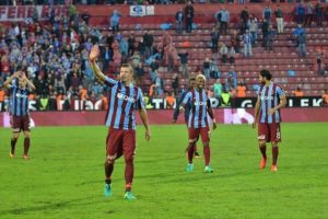 Trabzonspor g&ouml;z&uuml;n&uuml; &uuml;st basamaklara dikti