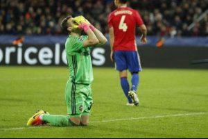 Akinfeev rekor i&ccedil;in yanlış yolda!