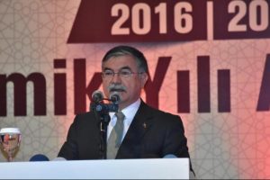 Bakan Yılmaz'dan &uuml;niversiteli &ouml;ğrencilere 15 Temmuz mesajı
