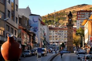Yozgat Valisi'nden 'alkoll&uuml; mekan yasağı' a&ccedil;ıklaması