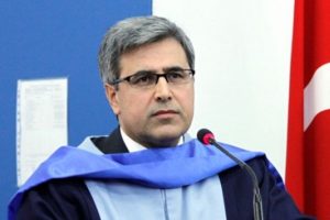 Kripto dekan: Z&uuml;lkarneyn nasıl Fatih oldu?