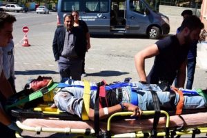 Şehitlier Abidesi terasında selfie yaparken 30 metrelik u&ccedil;uruma yuvarlandı