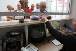 Bankacılık sekt&ouml;r&uuml;n&uuml;n toplam kredi hacmi azaldı