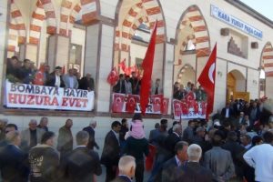 Van'da ter&ouml;r protestosu