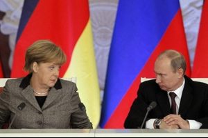 Putin ve Merkel telefonda g&ouml;r&uuml;şt&uuml;