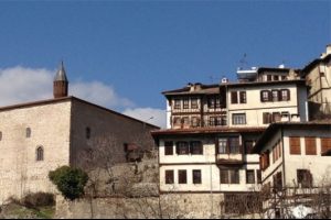 Camiyi kapatıp yıllık izine &ccedil;ıkan imama soruşturma