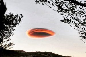 UFO değil bulut