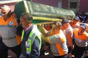 Beton mikserinin ezdiği temizlik iş&ccedil;isi son yolculuğuna uğurlandı