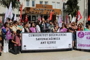 Okul m&uuml;d&uuml;r&uuml;n&uuml;n 'Andımız' tepkisine su&ccedil; duyurusu