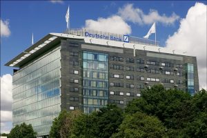 Deutsch Bank'ın hisselerinde tarihi d&uuml;ş&uuml;ş
