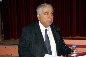 Tayin rekortmeni m&uuml;d&uuml;r emekli oldu
