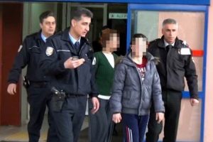Sokağa attığı bebeği &ouml;lm&uuml;şt&uuml;: "Pişmanım"