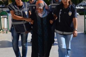 G&uuml;len'in yeğeni Emine Akay tutuklandı