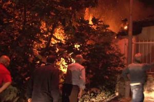 İstanbul'da gecekondu yangını paniğe neden oldu