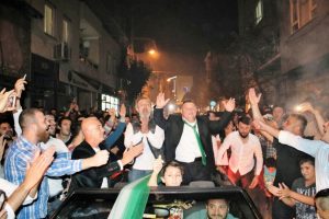 Bursa'da down sendromlu gence g&ouml;r&uuml;lmemiş doğum g&uuml;n&uuml; kutlaması