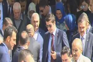 Başbakan Yıldırım'dan huzurevi ziyareti