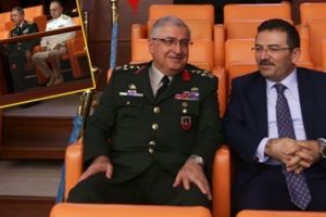 Jandarma Genel Komutanı ayrı oturdu