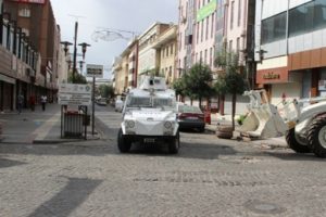 Diyarbakır'da 10 mahallede sokağa &ccedil;ıkma yasağı ilan edildi