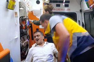 Hesabı y&uuml;ksek buldu, garsonu bı&ccedil;akladı