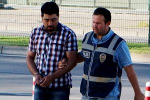 FET&Ouml;'den aranan m&uuml;hendis tatilde yakalandı
