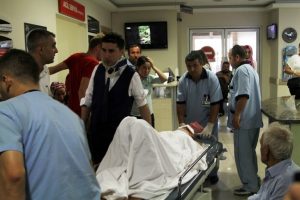 Gelir arabası ile kadın s&uuml;r&uuml;c&uuml;n&uuml;n otomobili &ccedil;arpıştı: 7 yaralı