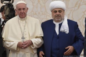 Papa'ya Kur'an-ı Kerim hediye edildi