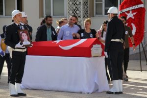 Şehit polisin cenazesi t&ouml;renle memleketine g&ouml;nderildi