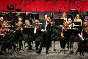 16 milyon dolarlık kemanla konser