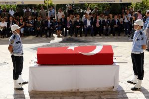 Eski İ&ccedil;işleri Bakanı Sel&ccedil;uk, son yolculuğuna uğurlandı