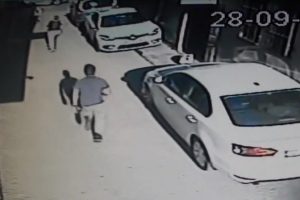 28 bin lirayla ka&ccedil;an hırsızı vatandaşlar yakaladı