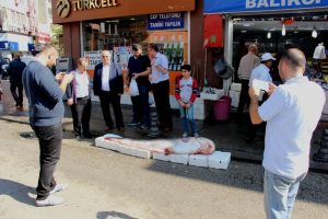 183 santim uzunluğunda, 152 kilogram ağırlığında