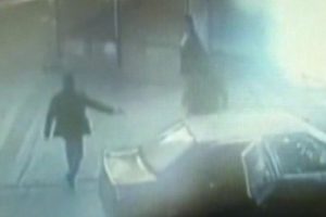 Yaraladıkları şahsı ka&ccedil;ırmaya &ccedil;alışan 3 ş&uuml;pheliyi polis yakaladı