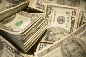 Dolar, Ağustos'tan beri ilk kez 3.02'yi aştı