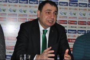 Usta'ya sert eleştiri: "Asalak takımı..."